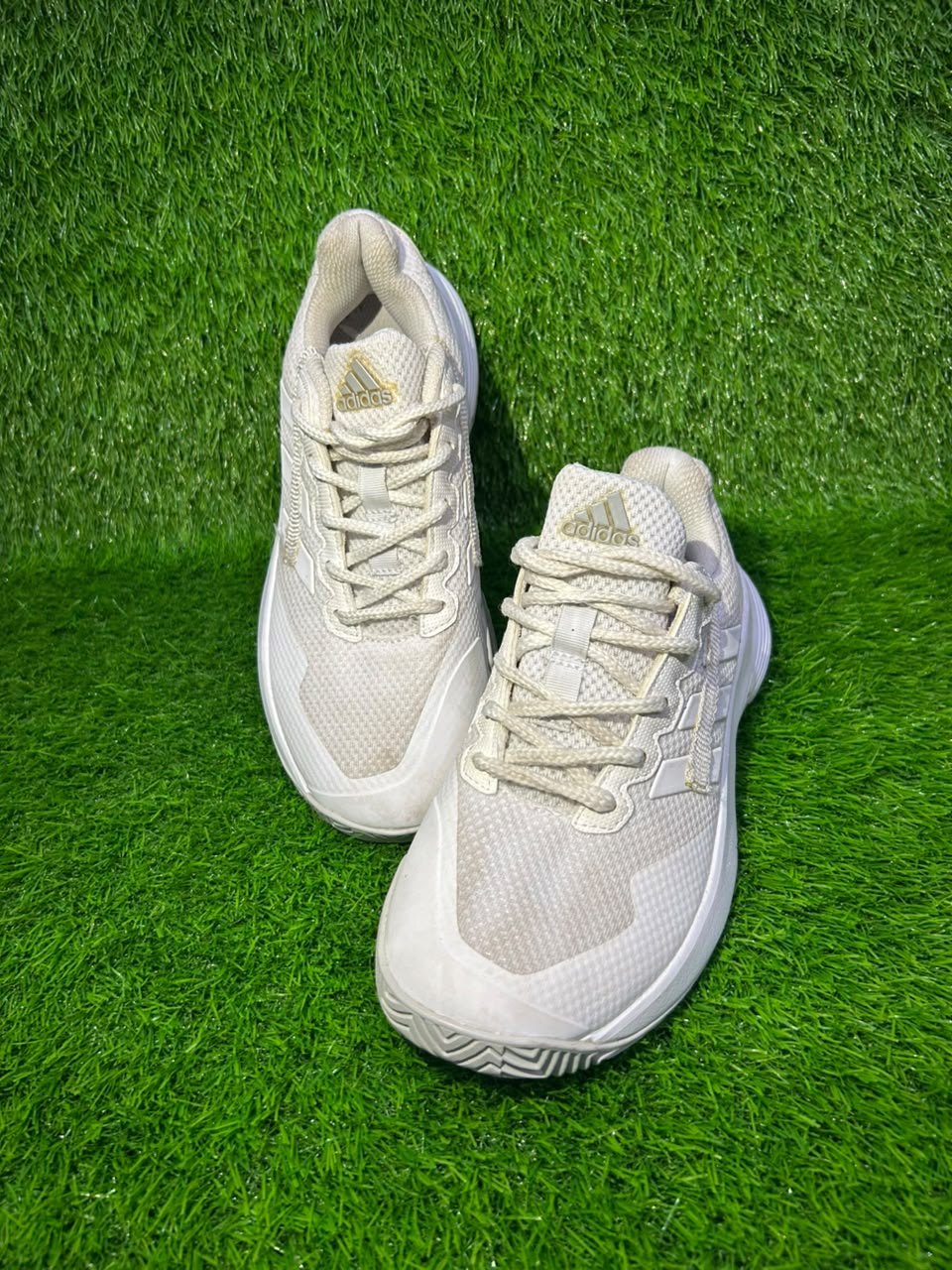 Adidas Nova flight