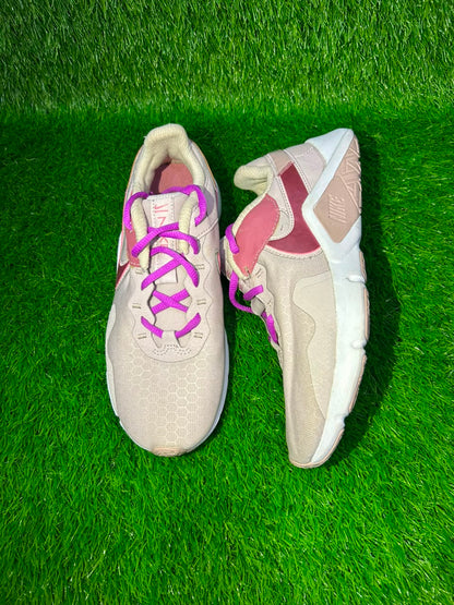NIKE Legend Esssential 2 Womens
