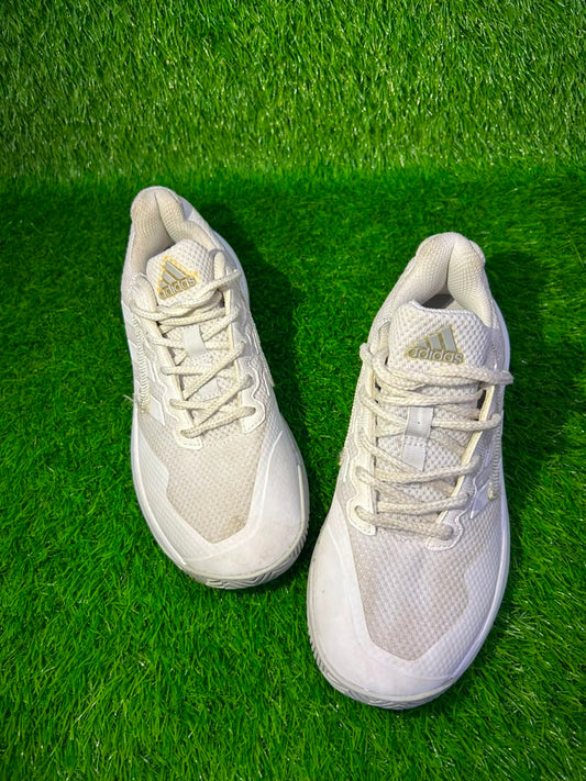Adidas Nova flight