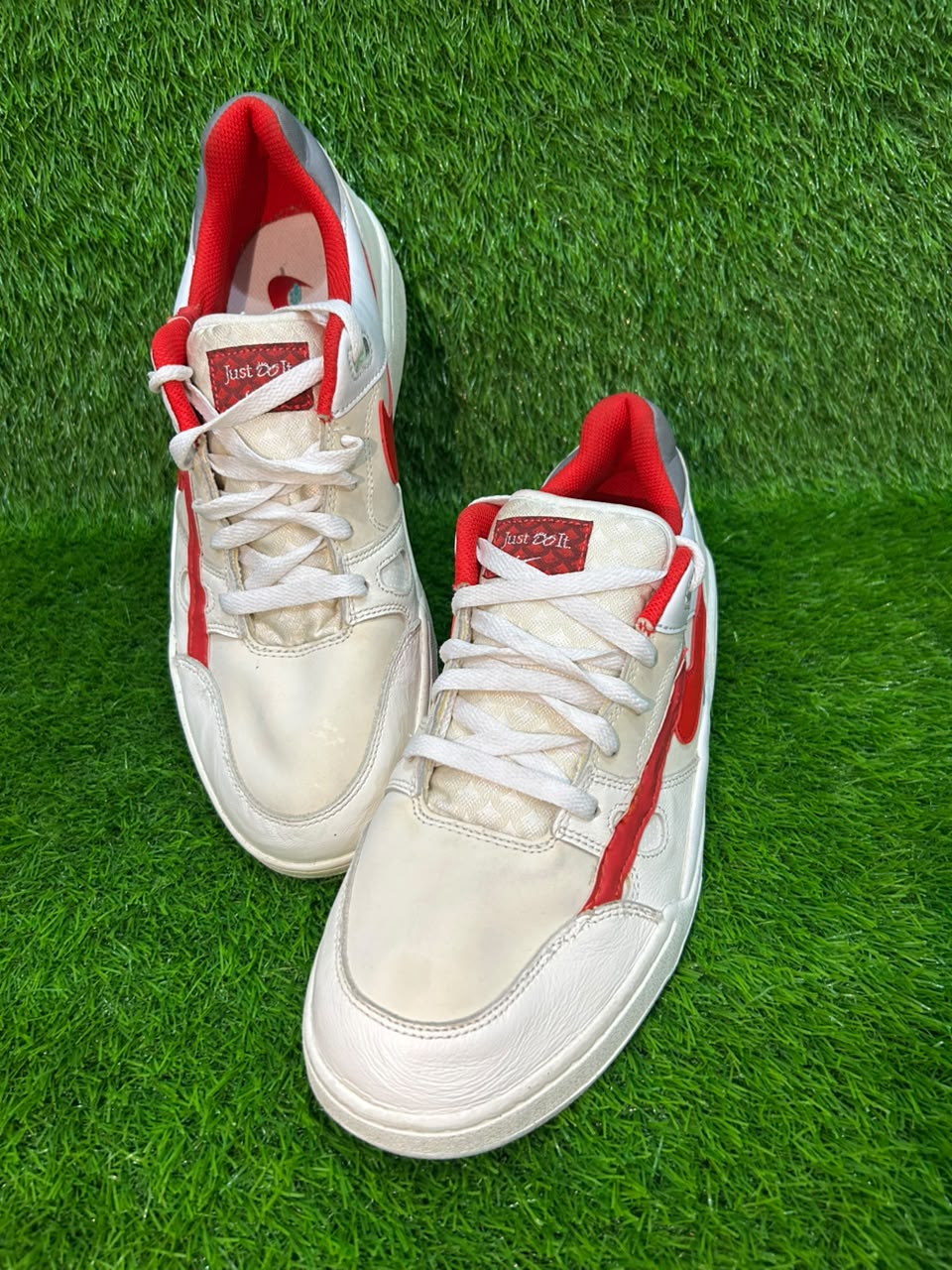 Nike full fource low sneakers