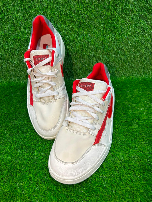 Nike full fource low sneakers