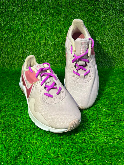 NIKE Legend Esssential 2 Womens