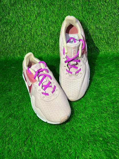 NIKE Legend Esssential 2 Womens